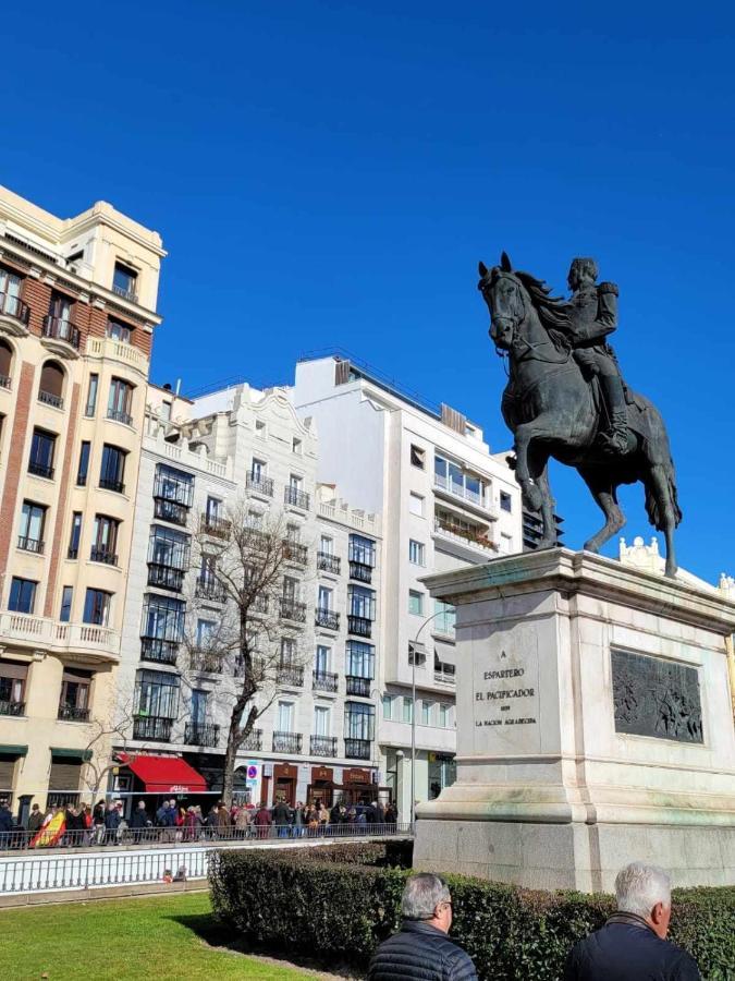 Apartamento V Alcalaretiro Ideal Parejas Madrid Exterior foto